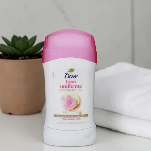 Desodorante Dove Tono Uniforme Rosas Y Vitamina E Barra - 45 g