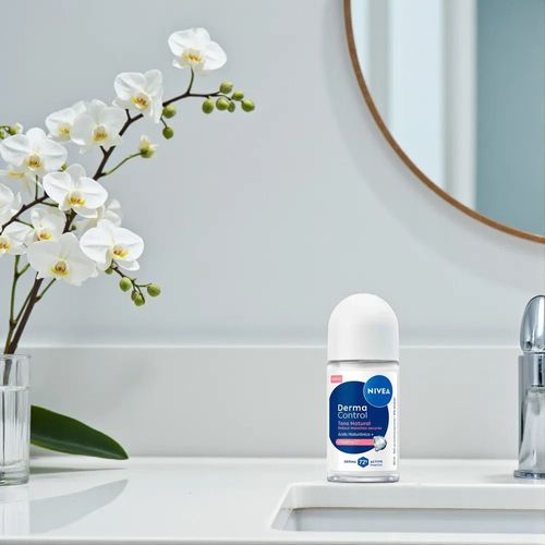 Desodorante Nivea Derma Control tono uniforme roll on femenino - 50 ml