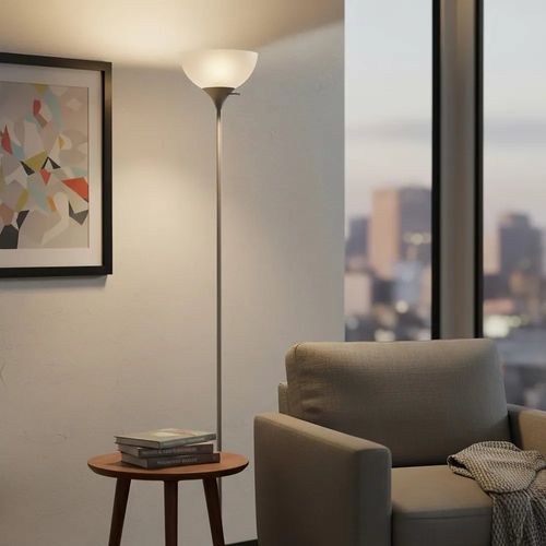 Lampara de piso Haus para sala. Modelo